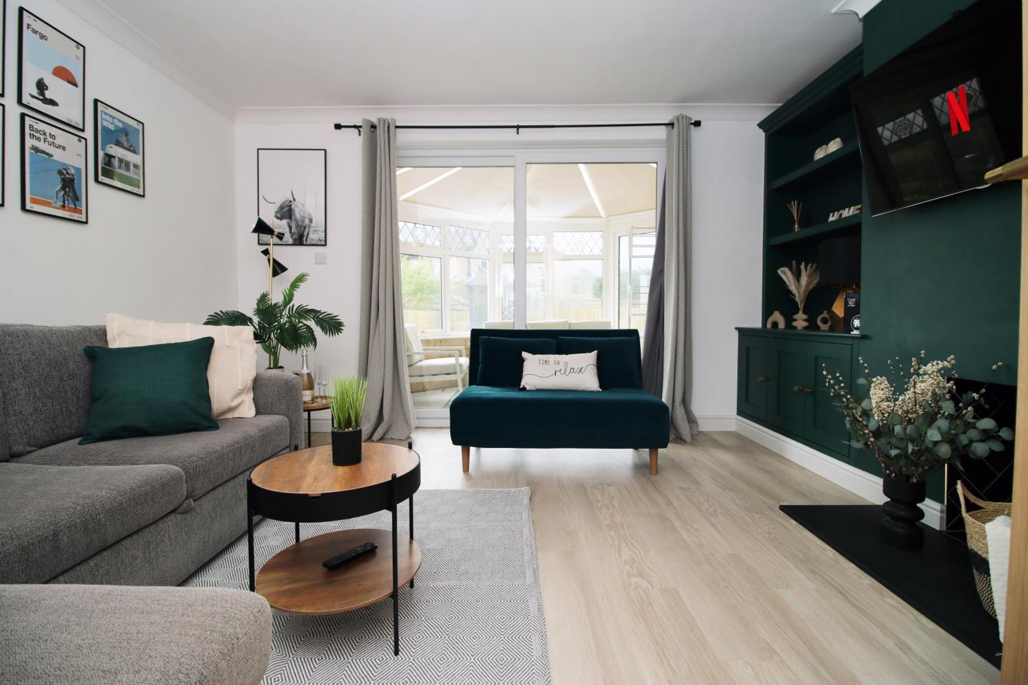 Stylish Home In Bath With Driveway Parking, 10Min From City ภายนอก รูปภาพ