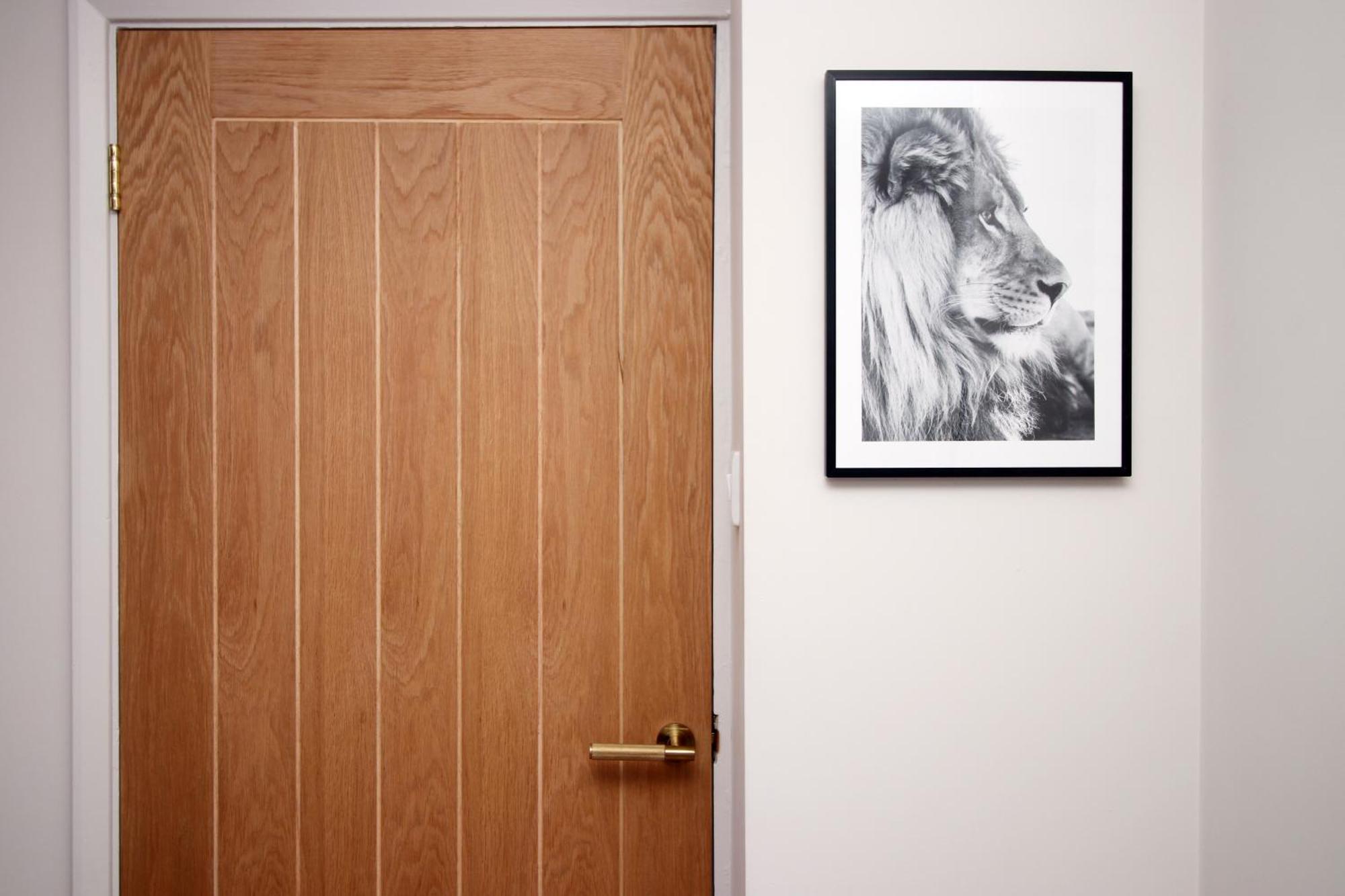 Stylish Home In Bath With Driveway Parking, 10Min From City ภายนอก รูปภาพ